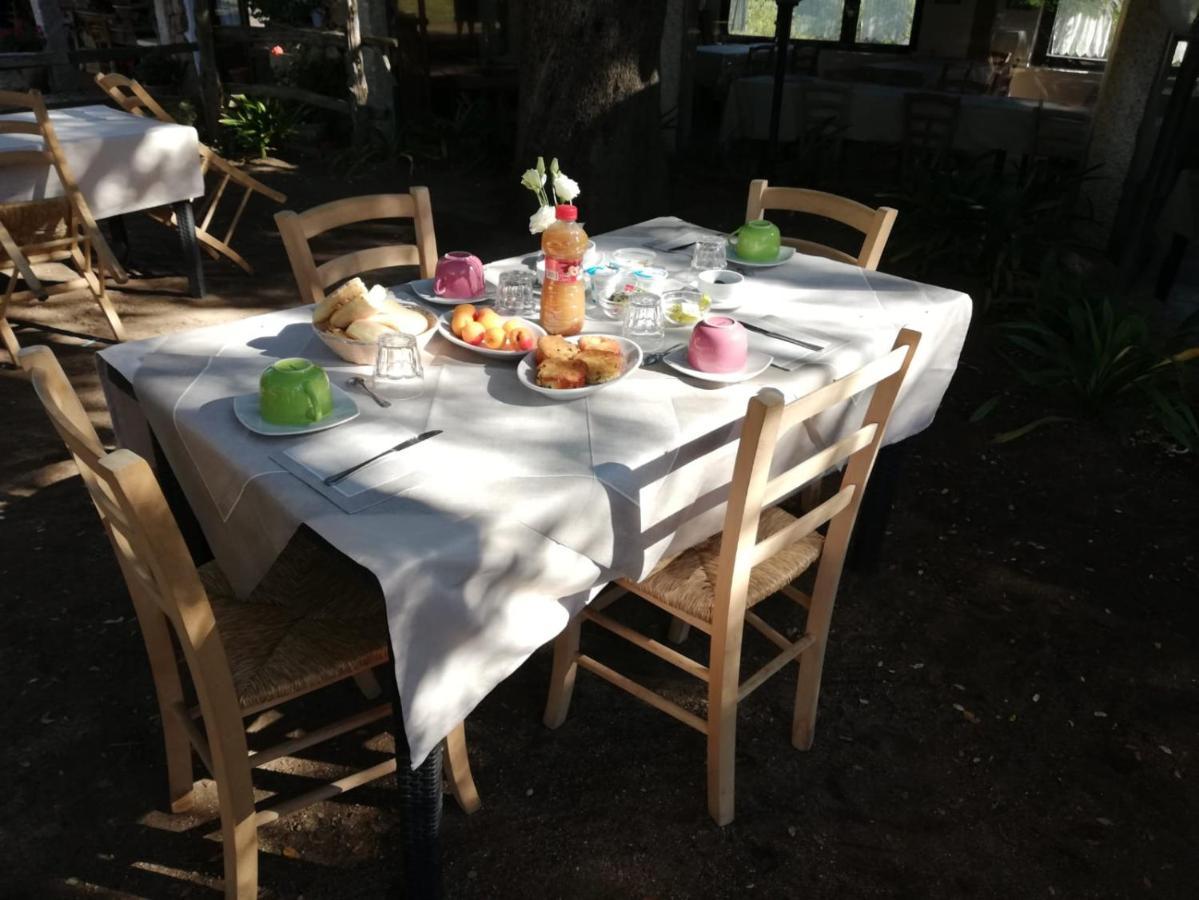 Padru Agriturismo Casteddu מראה חיצוני תמונה